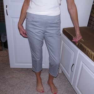 WOMEN'S CROPPED JEANS